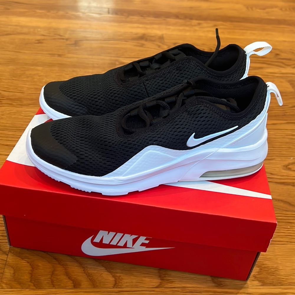 Nike Kids Sneakers Black and White